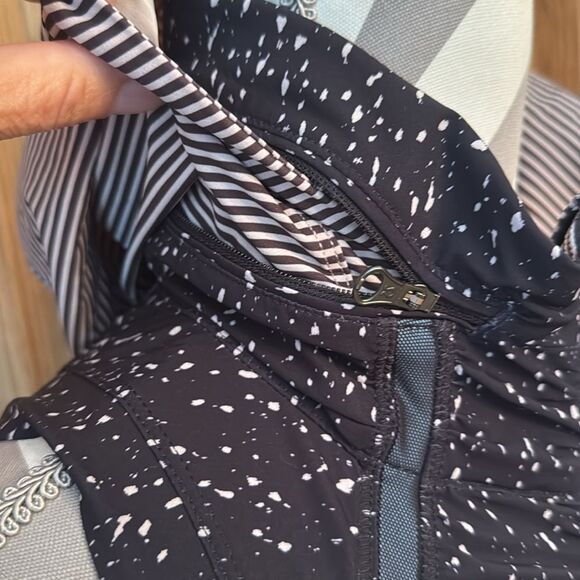 LULULEMON Go The Distance Vest Butterfly Texture Mink Berry Black - Picture 8 of 16